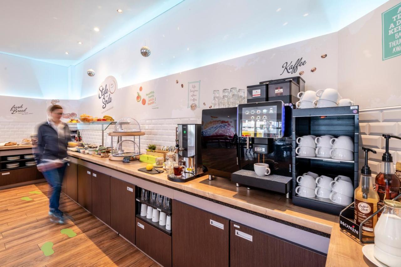 Ibis Styles Hamburg Alster City Buitenkant foto
