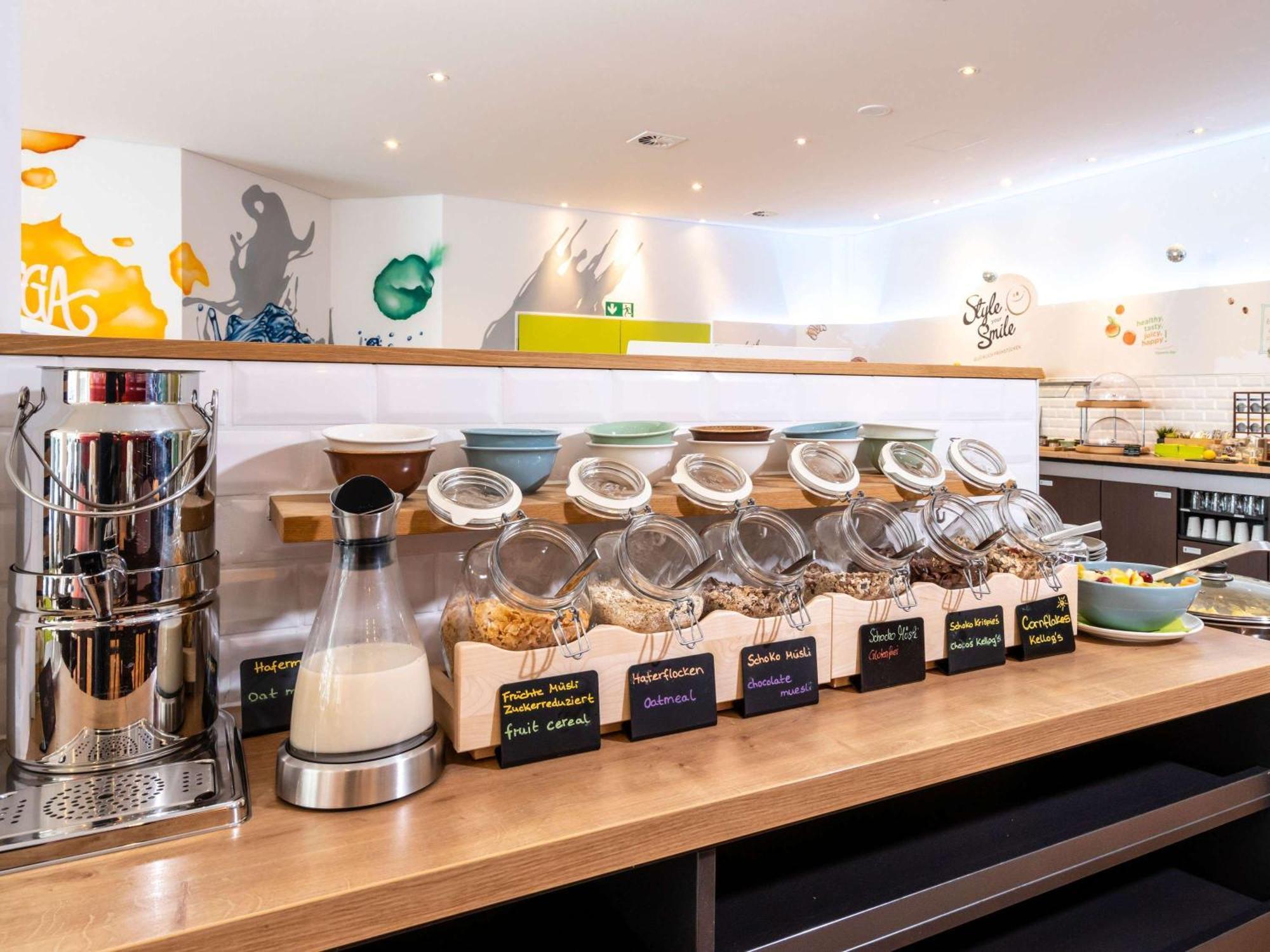 Ibis Styles Hamburg Alster City Buitenkant foto